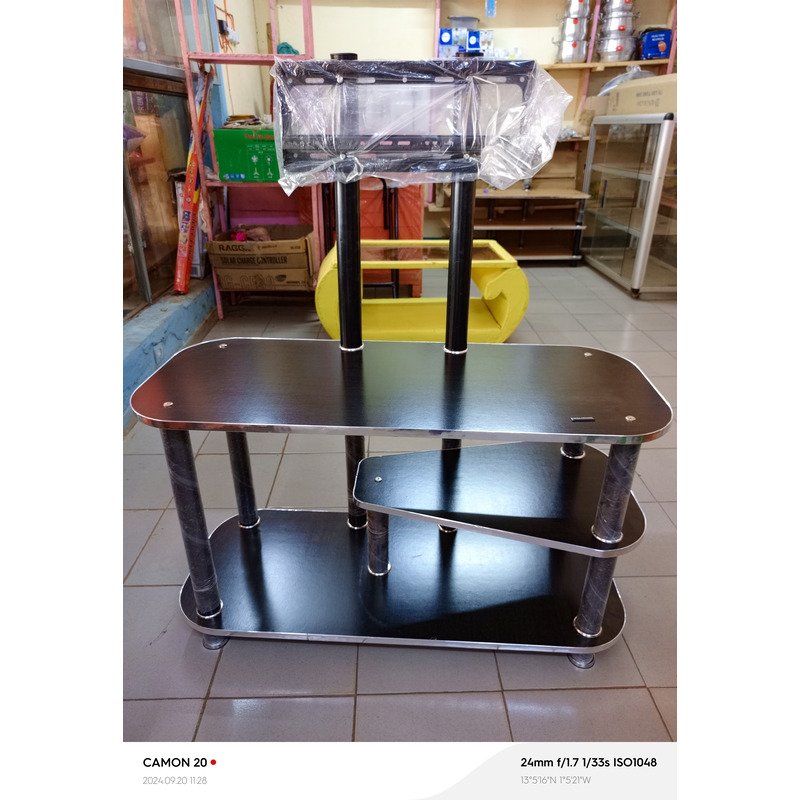 Table à télévision en bois