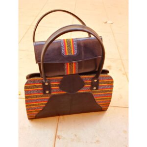Sac en cuir a base de pagne traditionnel